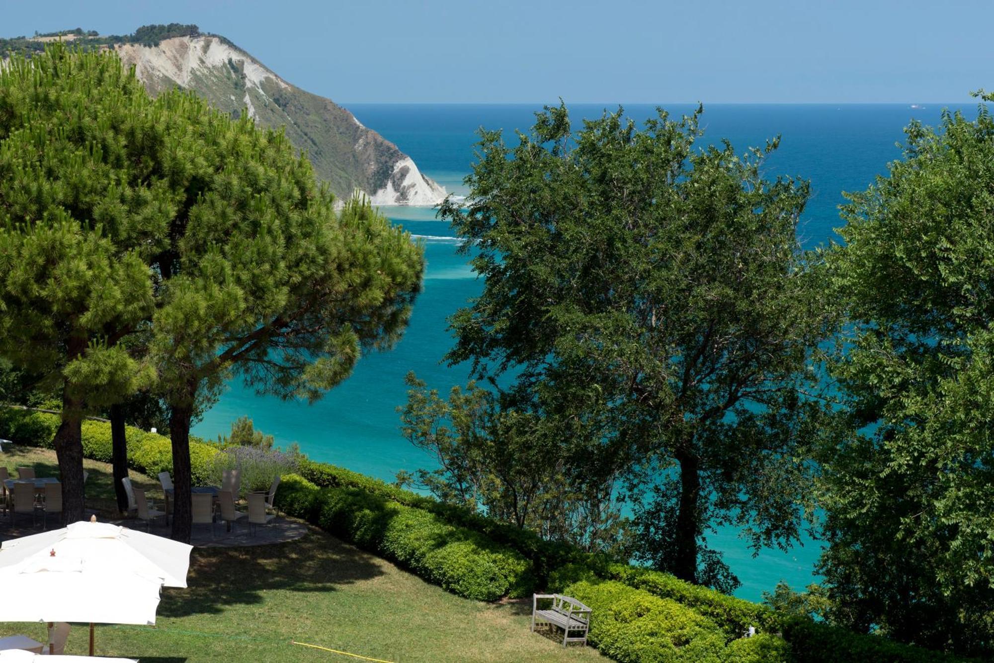 Hotel Emilia Ancona Esterno foto